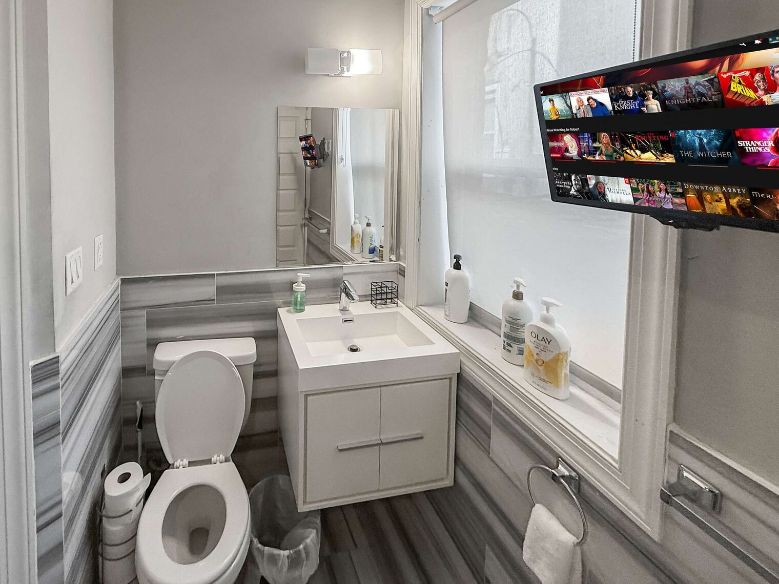 Building Photo - 606 S 2nd St