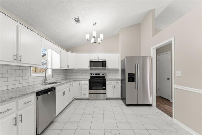 Building Photo - 175 Cedar Ridge Dr