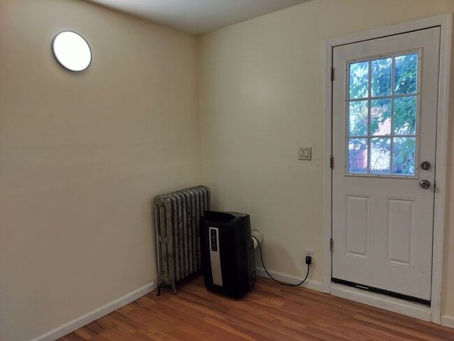 Building Photo - 148 Hamilton Ave