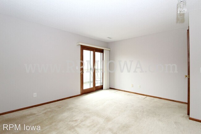 Building Photo - 9309 Sandler Dr
