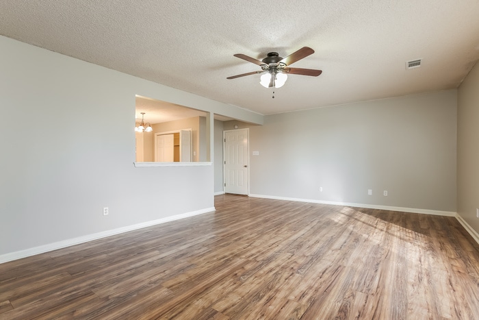 Building Photo - 2803 Henson Pl