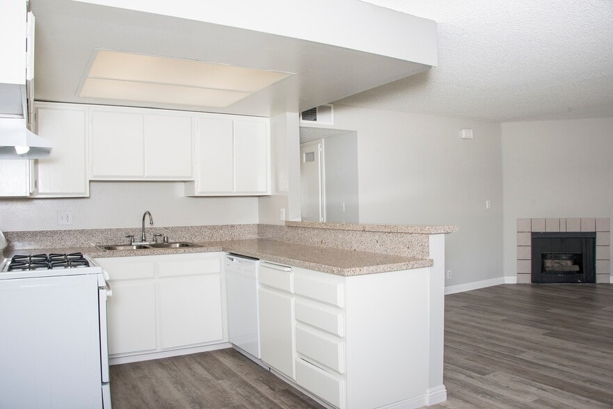 Primary Photo - 433 N. Louise Street