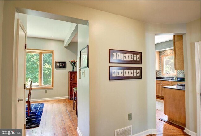 Building Photo - 105 Franklin Rd