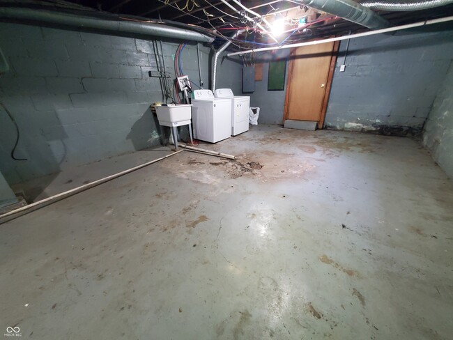 Building Photo - 136 S Johnson Ave