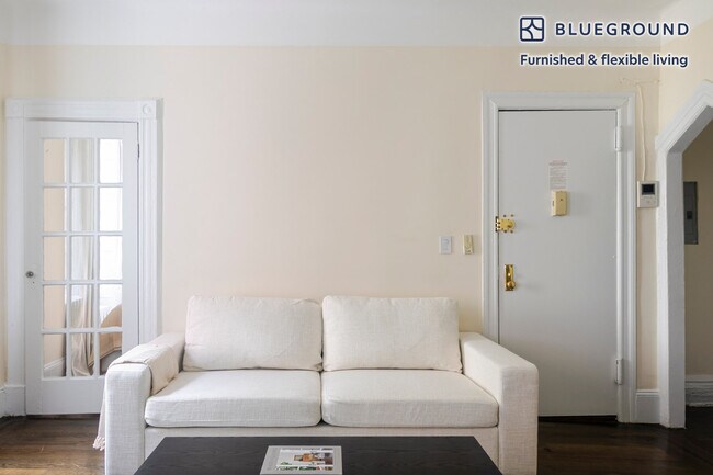 Building Photo - 26 Jane St