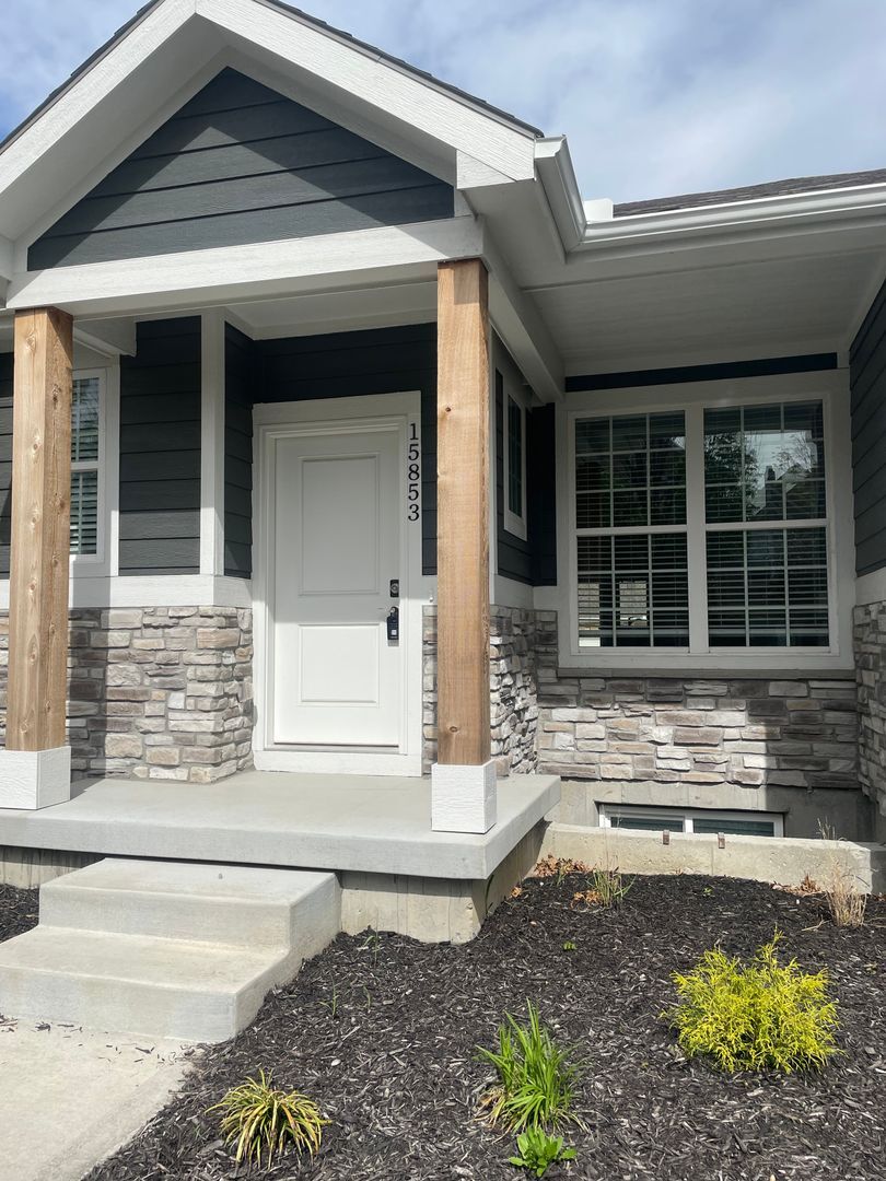 Building Photo - 15853 Foster