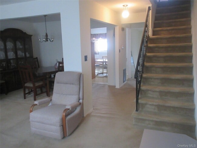 Building Photo - 5 Coyne Dr