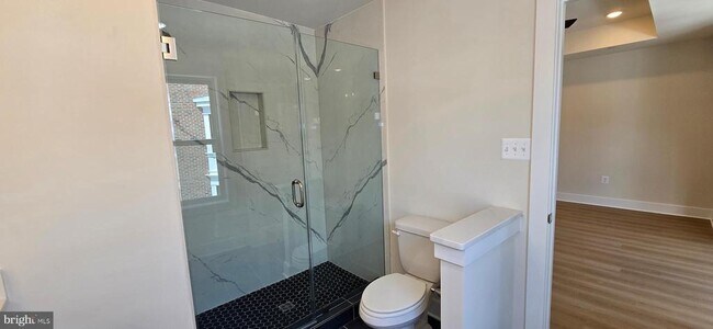 Building Photo - 424 Chapel Alley