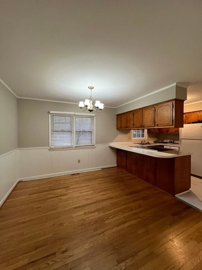 Building Photo - SWEET RAISED RAMBLER IN QUITE NEIGHBORHOOD