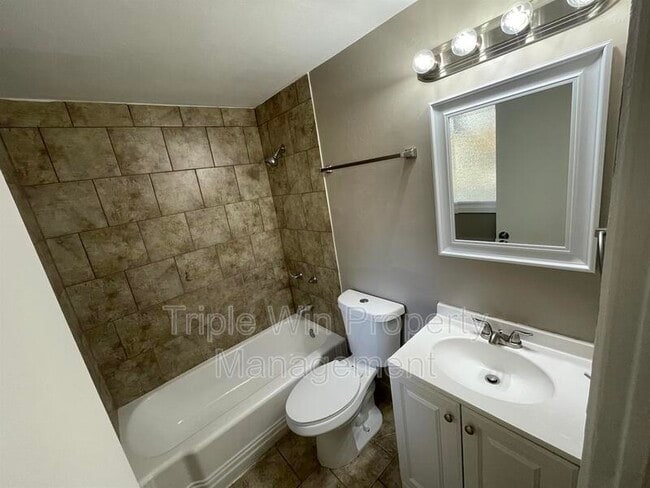 Building Photo - 410 Ridge Dr