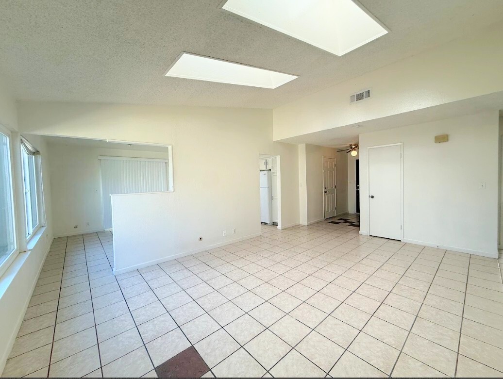 Building Photo - 455 Columbia Ave