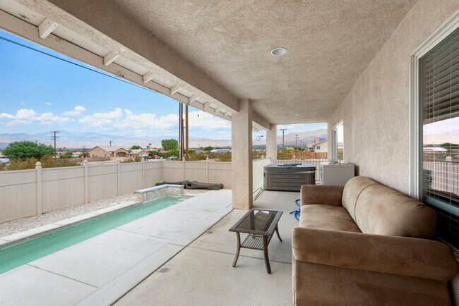 Building Photo - 16087 Bubbling Wells Rd