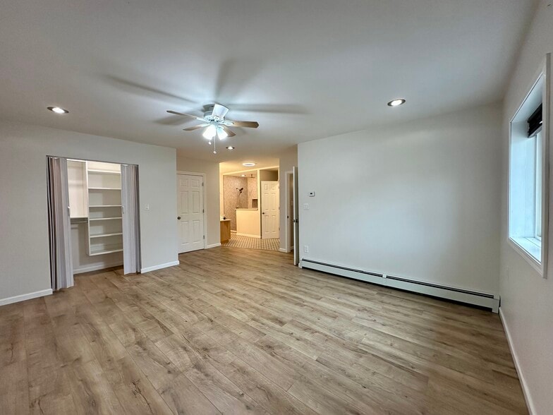 Building Photo - 8825 Runamuck Pl