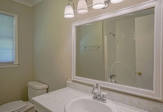 Building Photo - Charming 3BD, 1.5BA Garner Home Near White Oak Crossing