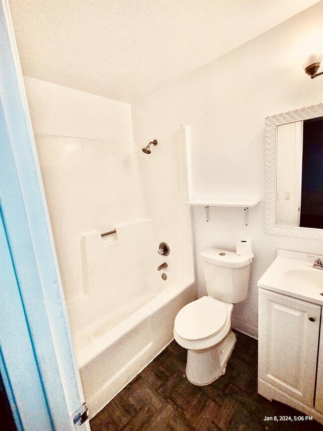 Building Photo - 5150 NE 6th Ave