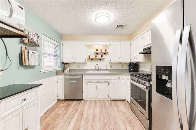 Building Photo - 3 Bed 1 Bath 1 Car in Bethany, OK PC Schools