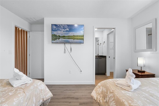 Building Photo - 8779 Zen Dr