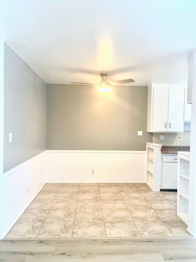 Dining Space - 2030 S Preuss Rd