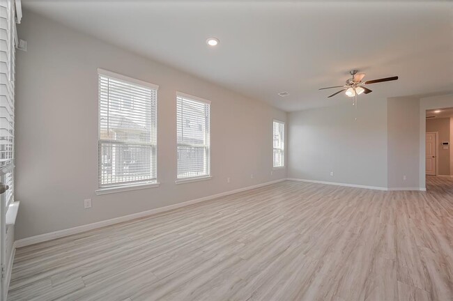 Building Photo - 101 Eliana Shores Dr