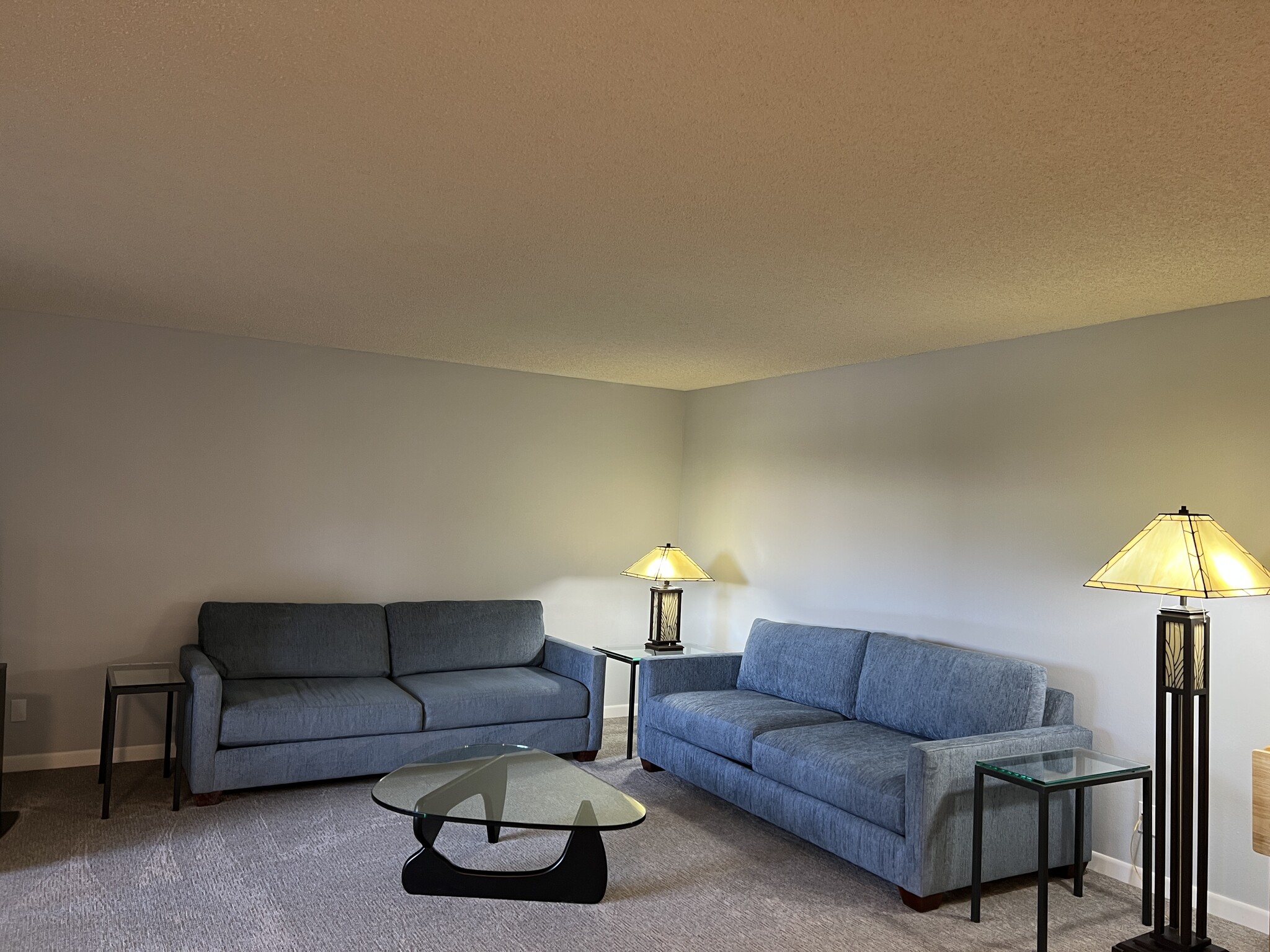 living room - 2017 Normandy Ct