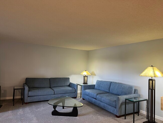 living room - 2017 Normandy Ct