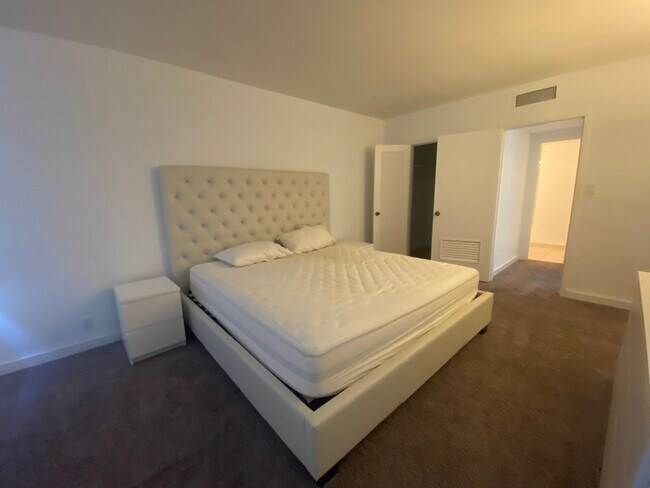 Building Photo - 1200 West Ave