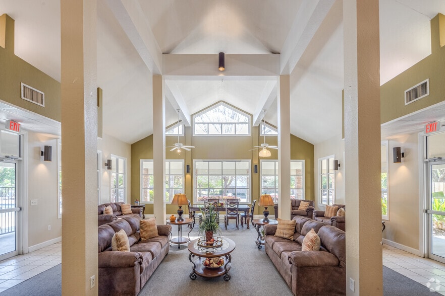 Clubhouse - Raintree Apartments