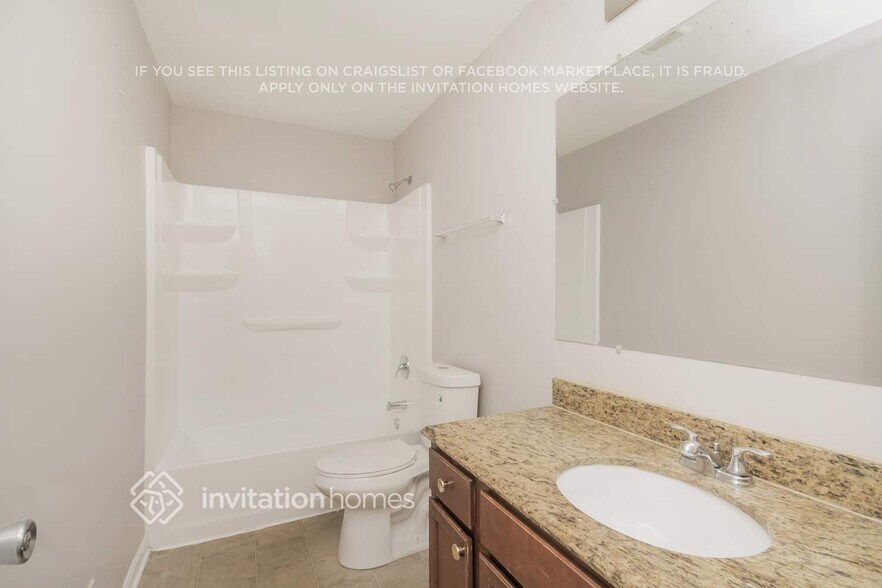 Building Photo - 3510 Maple Ln