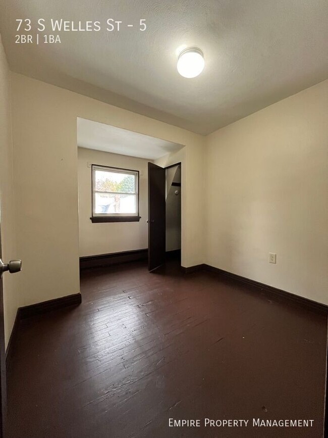 Building Photo - Under New Management! 2 bedroom/ 1 bathroo...