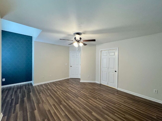 Building Photo - Beautiful 2 Bedroom Condo in Cary!