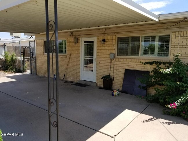 Building Photo - 3301 Greenock St
