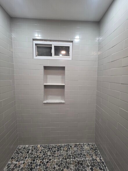 Building Photo - 18 Mascot St