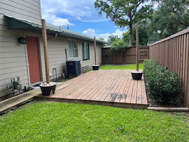 Building Photo - 238 McLemore Dr
