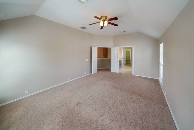 Building Photo - 4736 Green Bluff Dr
