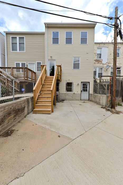 Building Photo - 514 Park Rd NW