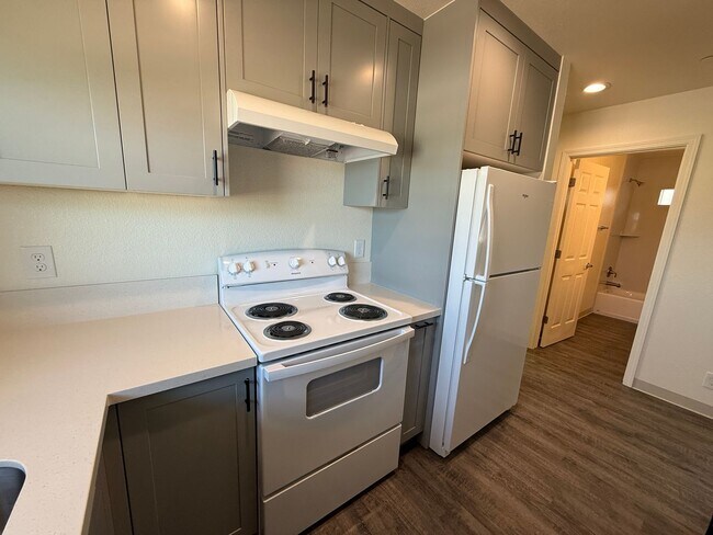 Building Photo - Free Month of Rent for Move in before Dec 1st - Brand New Upstairs 2 Bedroom Apartment