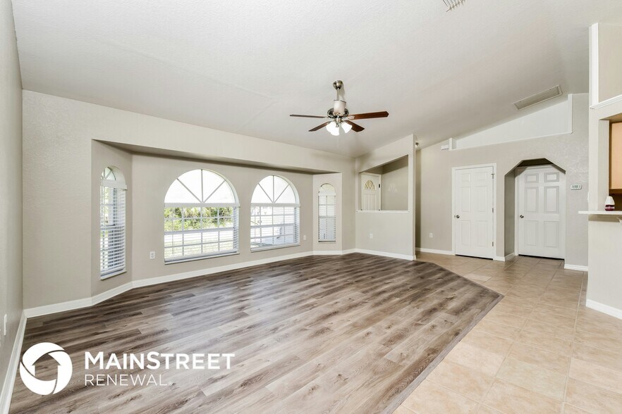 Building Photo - 2810 Beloit Terrace