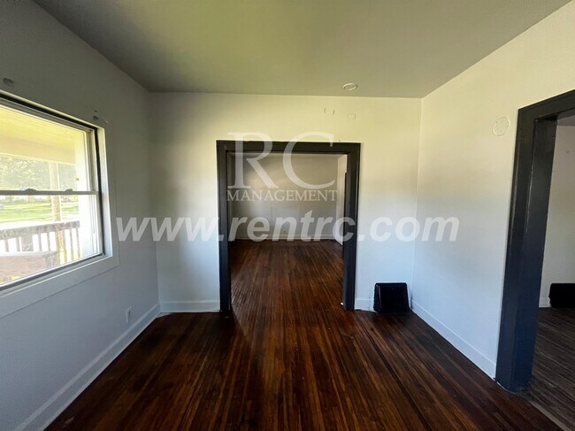 Building Photo - 1224 Williams-E