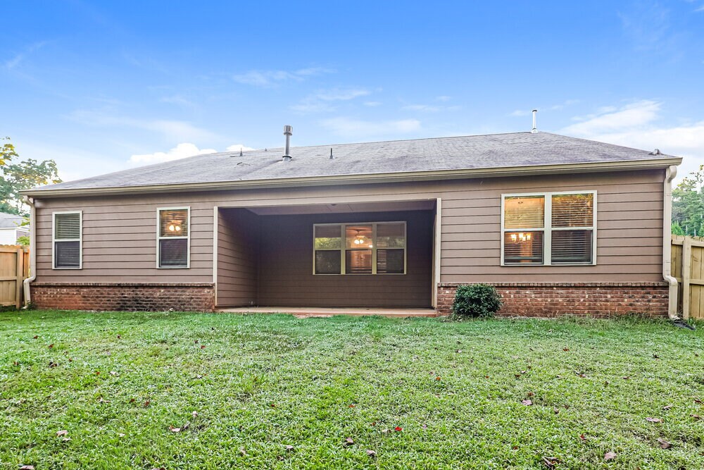 Building Photo - 700 Feldwood Ln