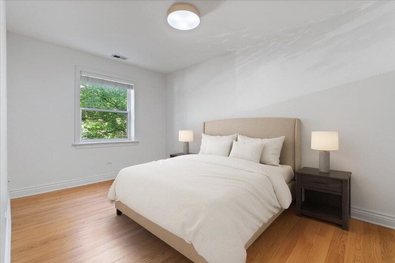 Building Photo - 1347 W Eddy St