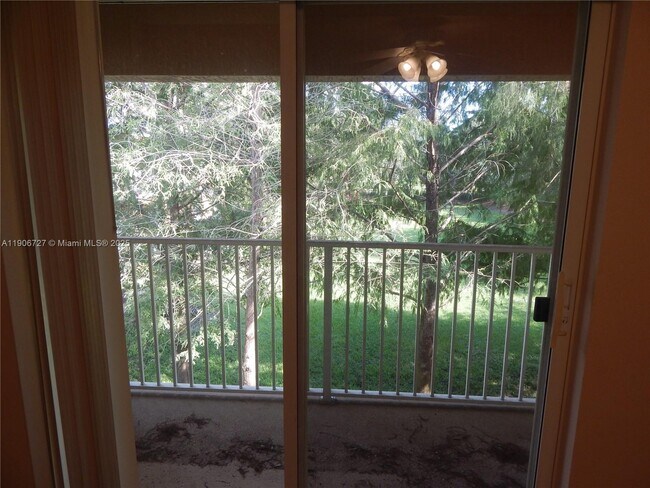 Building Photo - 4622 SW 75th Way