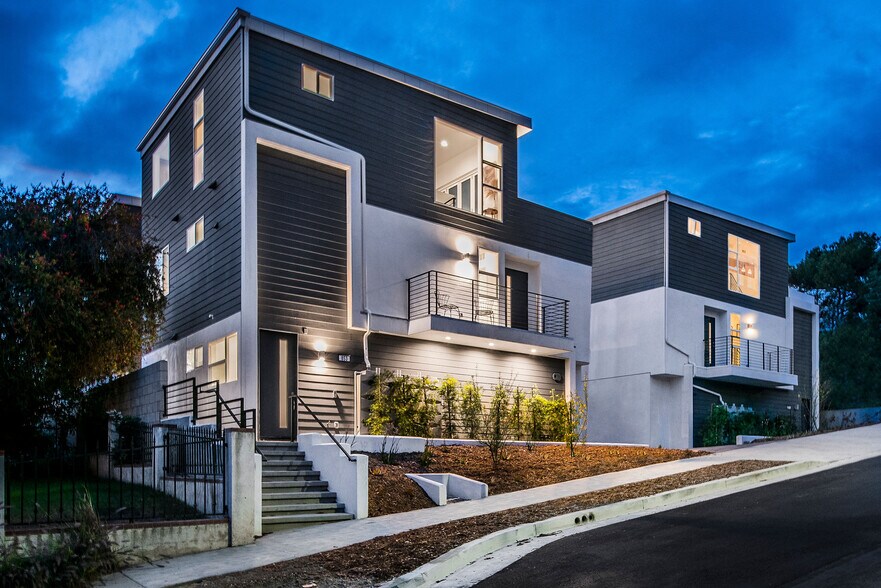 Building Photo - 857 1/2 Hyperion Ave