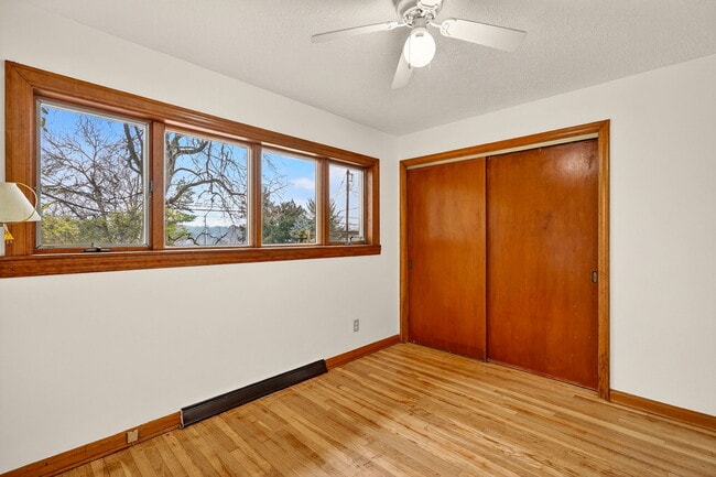 Building Photo - 3637 Sunset Dr