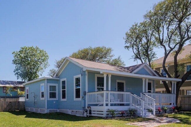 Building Photo - 5801 Avenue S 1/2