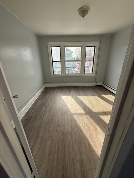 Building Photo - 17 Marshall St