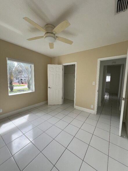 Building Photo - 6415 SW 82nd St