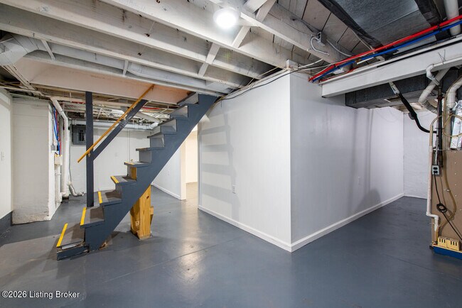 Building Photo - 2032 Lakeside Dr