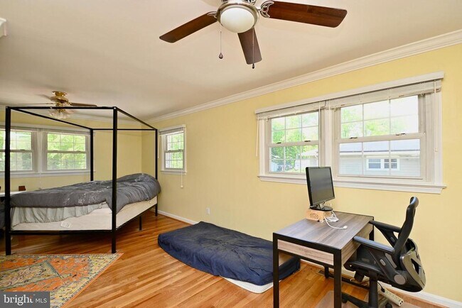 Building Photo - 10612 Anita Dr