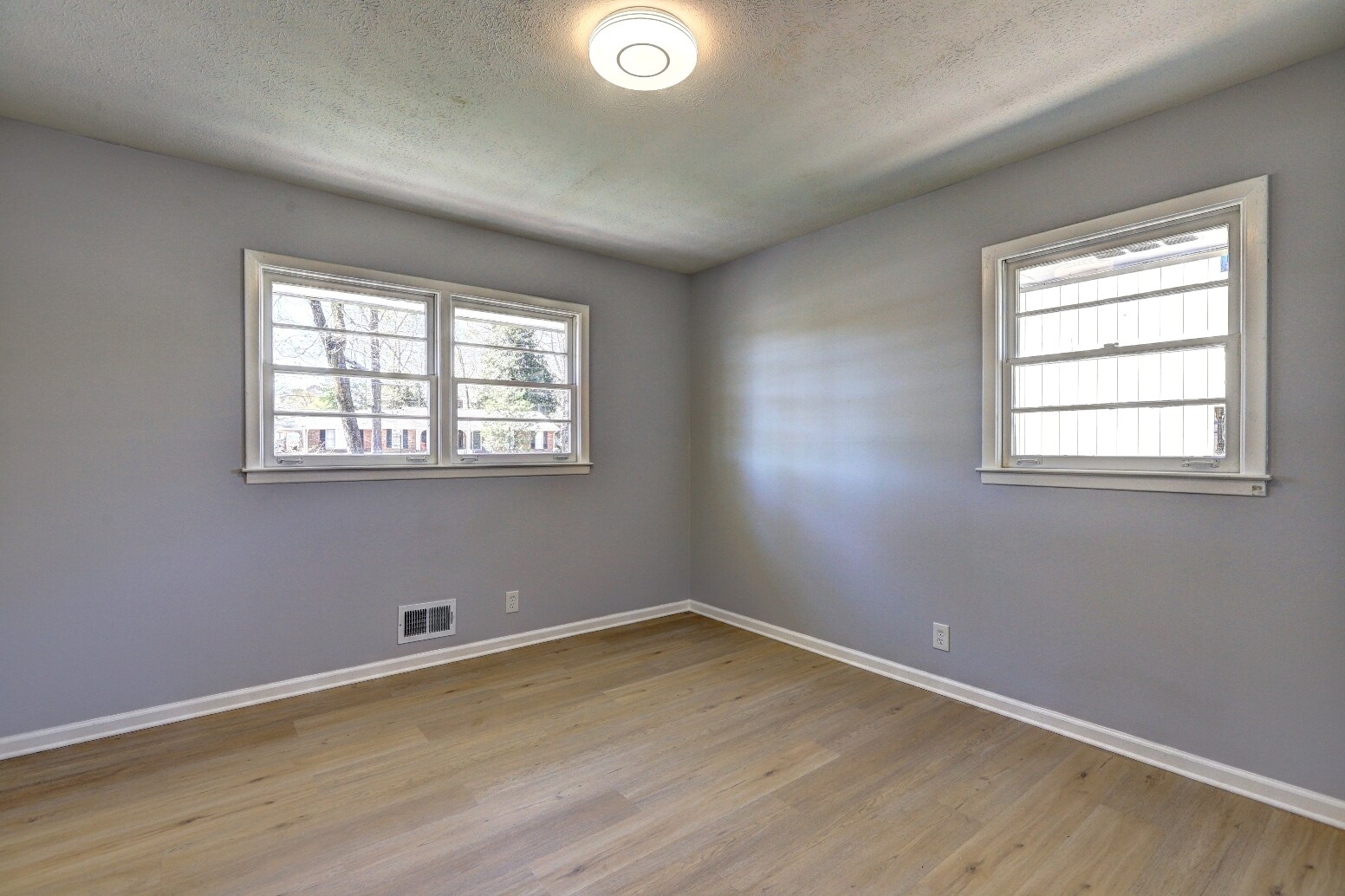 Building Photo - 469 Dogwood Dr