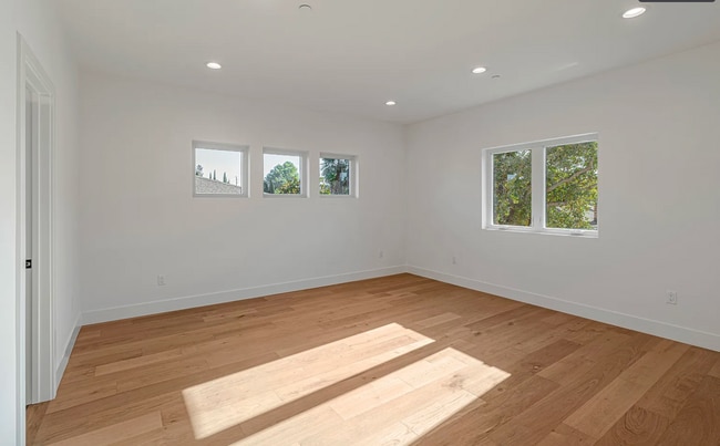 Building Photo - Welcome to The Grove on Kentfield, nestled in Redwood City's charming Palm Park neighborhood.